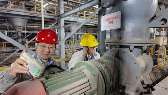 1746066530254121.jpg (官网、公众号)济源钢铁王洪杰荣获“全国劳动模范”称号861.jpg